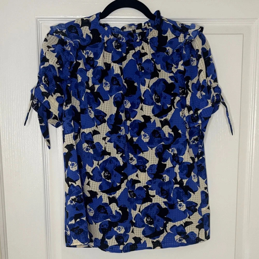3 for $20 Who What Wear Floral Blue and Black Women's Top Size Small Runs Bigger - Picture 3 of 7